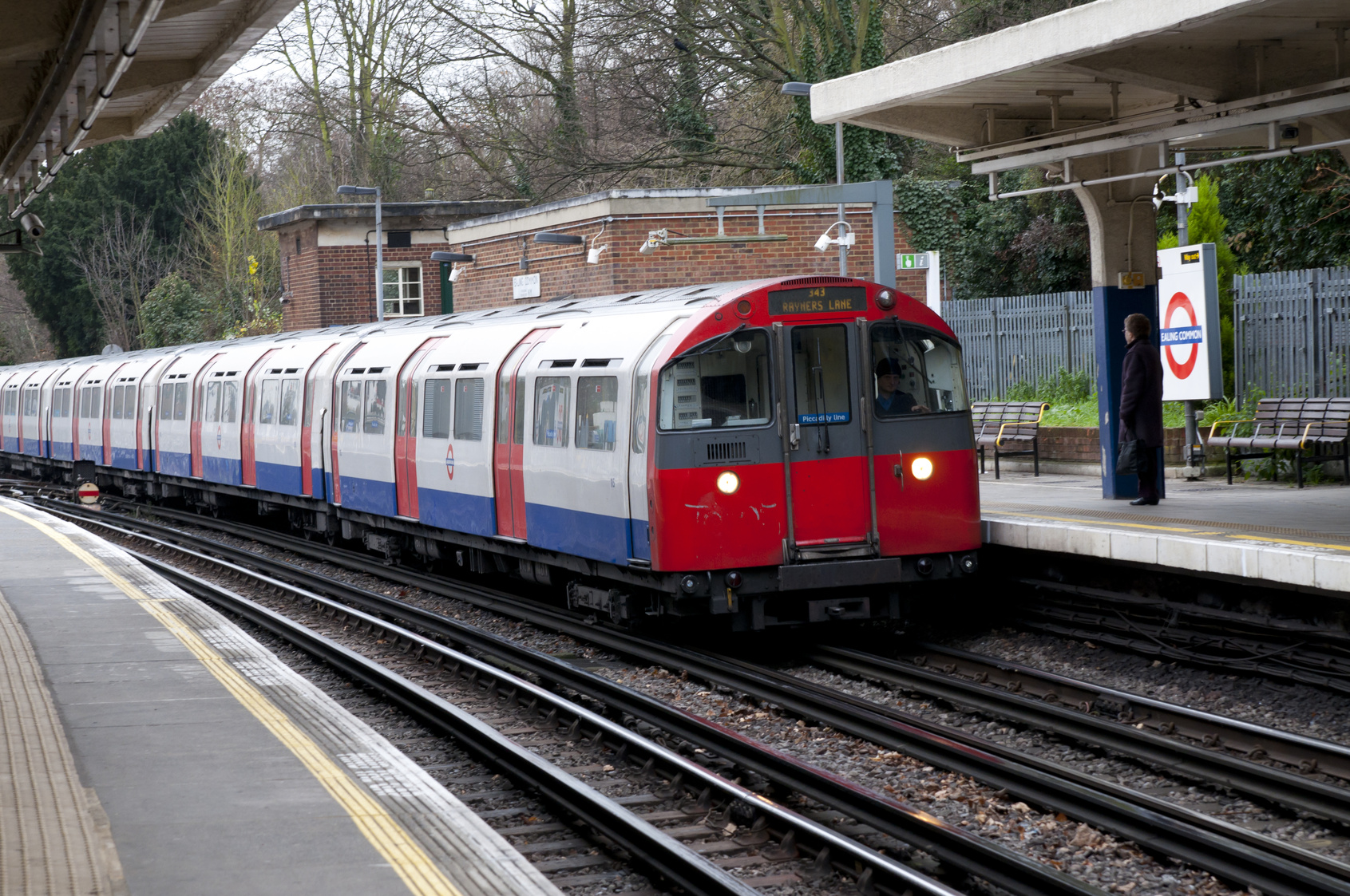 Students, Grab The Cheaper Train Ticket In London!