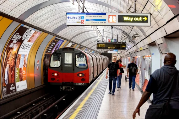 Traveler’s Guide to Using London Transportation